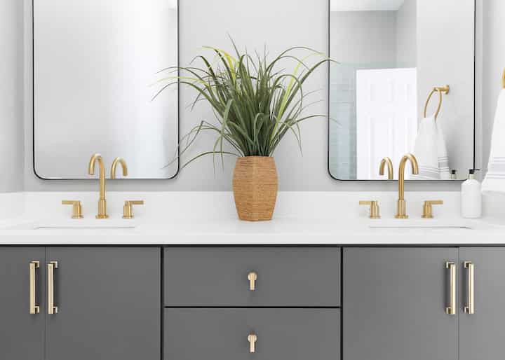 Hire local bathroom remodeling expert Sherman Oaks, CA
